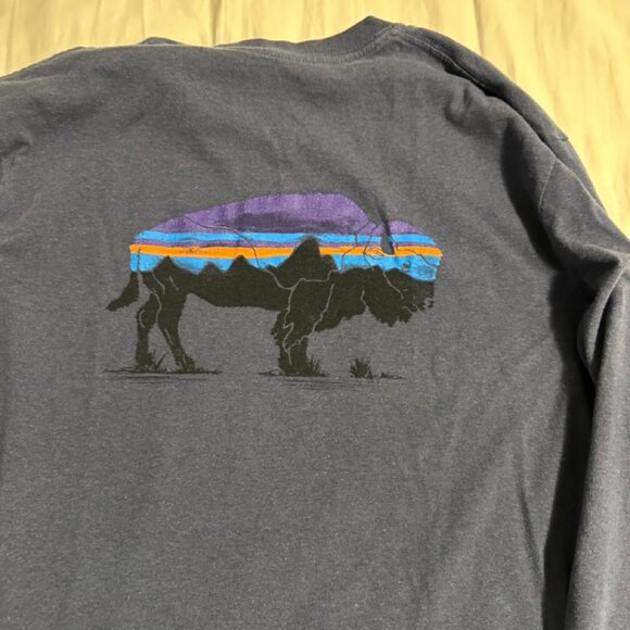 Patagonia Buffalo Bison Shirt Mens Medium Blue Long Sleeve Logo Responsibili Tee - Picture 2 of 4